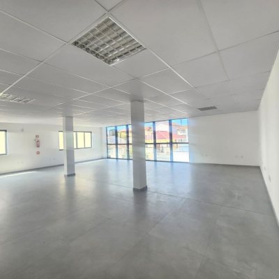 Predio com 414m², 8 garagens, no bairro Jardim Atlântico em Florianópolis