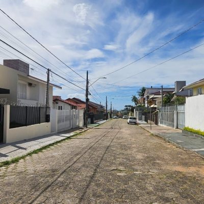Predio com 414m², 8 garagens, no bairro Jardim Atlântico em Florianópolis