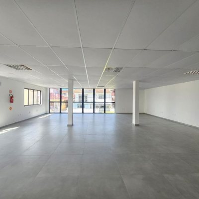 Predio com 414m², 8 garagens, no bairro Jardim Atlântico em Florianópolis