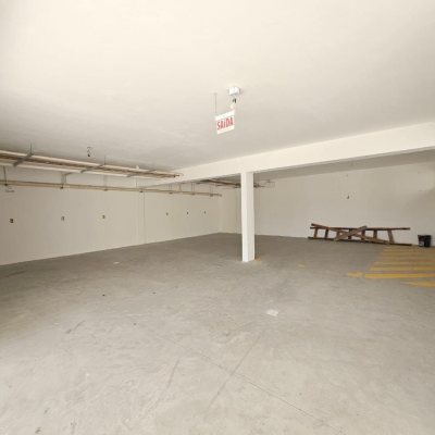 Predio com 414m², 8 garagens, no bairro Jardim Atlântico em Florianópolis