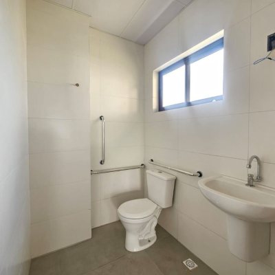 Predio com 414m², 8 garagens, no bairro Jardim Atlântico em Florianópolis