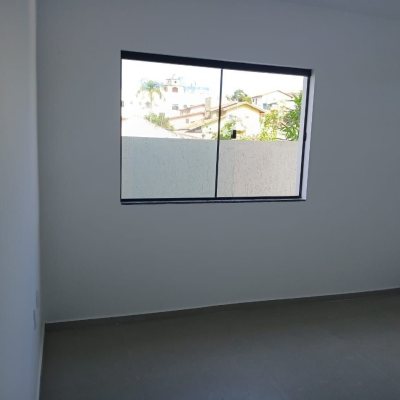 Casa Residencial com 68m², 2 quartos, 1 suíte, 2 garagens, no bairro Serraria em São José