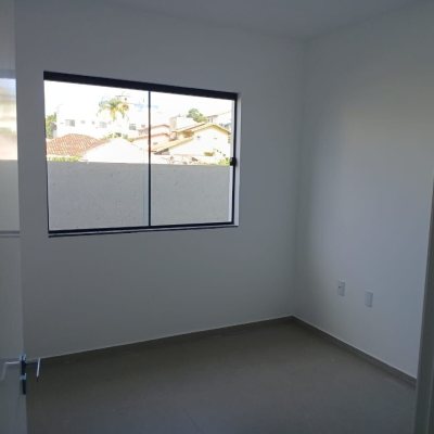 Casa Residencial com 68m², 2 quartos, 1 suíte, 2 garagens, no bairro Serraria em São José