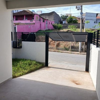 Casa Residencial com 68m², 2 quartos, 1 suíte, 2 garagens, no bairro Serraria em São José