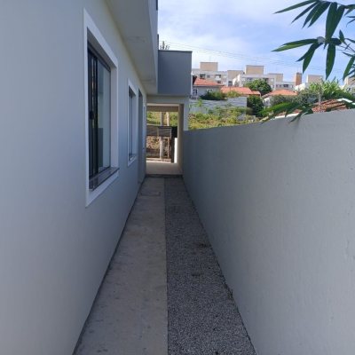 Casa Residencial com 68m², 2 quartos, 1 suíte, 2 garagens, no bairro Serraria em São José