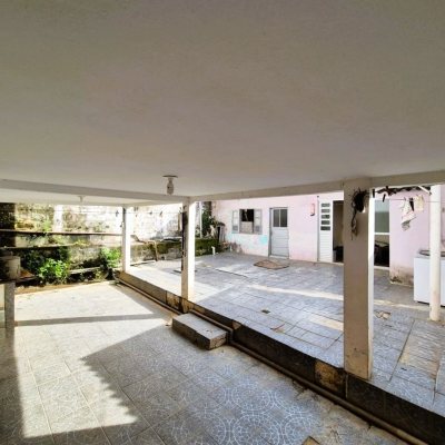 Casa Residencial com 192m², 4 quartos, 1 suíte, 1 garagem, no bairro Canto em Florianópolis