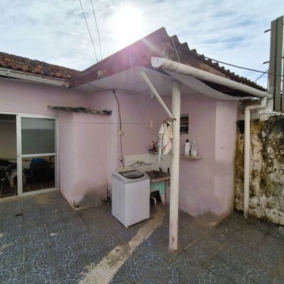 Casa Residencial com 192m², 4 quartos, 1 suíte, 1 garagem, no bairro Canto em Florianópolis