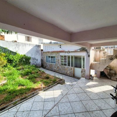 Casa Residencial com 192m², 4 quartos, 1 suíte, 1 garagem, no bairro Canto em Florianópolis