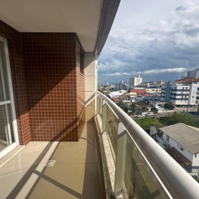 Apartamentos com 70m², 2 quartos, 1 suíte, 2 garagens, no bairro Estreito em Florianópolis
