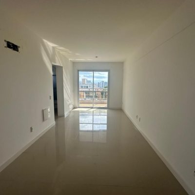 Apartamentos com 70m², 2 quartos, 1 suíte, 2 garagens, no bairro Estreito em Florianópolis
