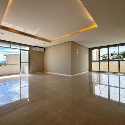 Apartamentos com 158m², 3 quartos, 1 suíte, 2 garagens, no bairro Centro em Florianópolis