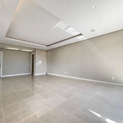 Apartamentos com 158m², 3 quartos, 1 suíte, 2 garagens, no bairro Centro em Florianópolis