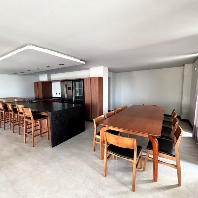Apartamentos com 158m², 3 quartos, 1 suíte, 2 garagens, no bairro Centro em Florianópolis
