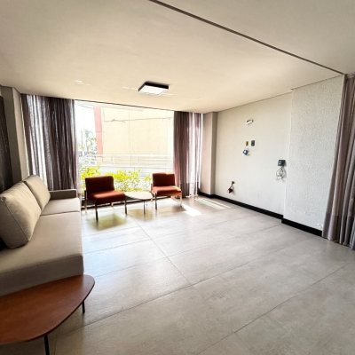 Apartamentos com 158m², 3 quartos, 1 suíte, 2 garagens, no bairro Centro em Florianópolis