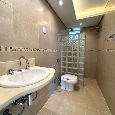 Apartamentos com 158m², 3 quartos, 1 suíte, 2 garagens, no bairro Centro em Florianópolis