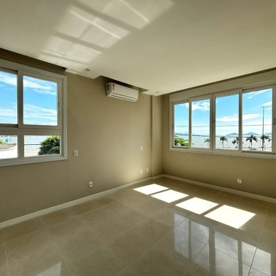 Apartamentos com 158m², 3 quartos, 1 suíte, 2 garagens, no bairro Centro em Florianópolis