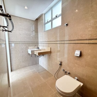 Apartamentos com 158m², 3 quartos, 1 suíte, 2 garagens, no bairro Centro em Florianópolis