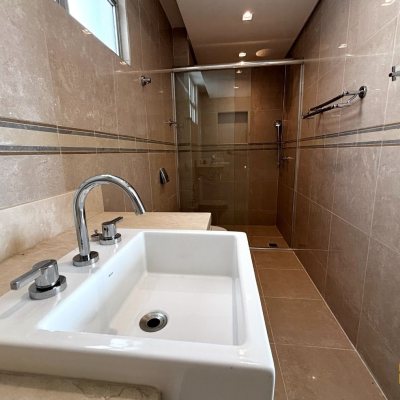 Apartamentos com 158m², 3 quartos, 1 suíte, 2 garagens, no bairro Centro em Florianópolis