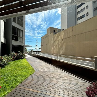 Apartamentos com 158m², 3 quartos, 1 suíte, 2 garagens, no bairro Centro em Florianópolis