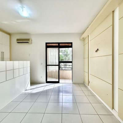 Apartamentos com 129m², 3 quartos, 1 suíte, 2 garagens, no bairro Bom Abrigo em Florianópolis