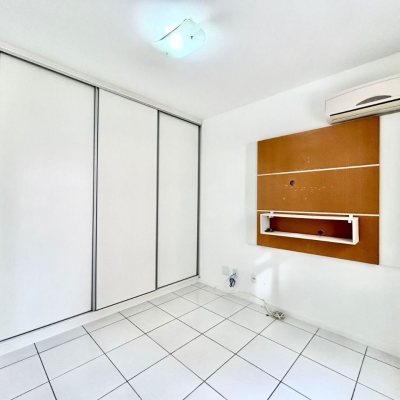 Apartamentos com 129m², 3 quartos, 1 suíte, 2 garagens, no bairro Bom Abrigo em Florianópolis