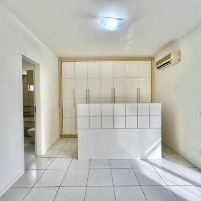 Apartamentos com 129m², 3 quartos, 1 suíte, 2 garagens, no bairro Bom Abrigo em Florianópolis