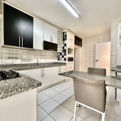 Apartamentos com 129m², 3 quartos, 1 suíte, 2 garagens, no bairro Bom Abrigo em Florianópolis