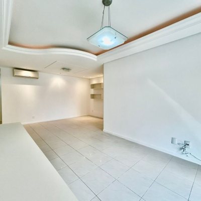 Apartamentos com 129m², 3 quartos, 1 suíte, 2 garagens, no bairro Bom Abrigo em Florianópolis