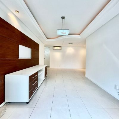 Apartamentos com 129m², 3 quartos, 1 suíte, 2 garagens, no bairro Bom Abrigo em Florianópolis