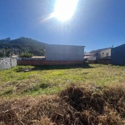 Terrenos Residenciais com 675m², no bairro Canasvieiras em Florianópolis