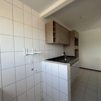 Apartamentos com 46m², 1 quarto, 1 suíte, 1 garagem, no bairro Carvoeira em Florianópolis