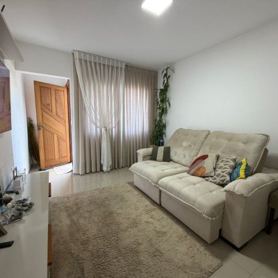 Sobrado Residencial com 74m², 2 quartos, 2 garagens, no bairro Potecas em São José