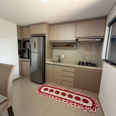 Sobrado Residencial com 74m², 2 quartos, 2 garagens, no bairro Potecas em São José