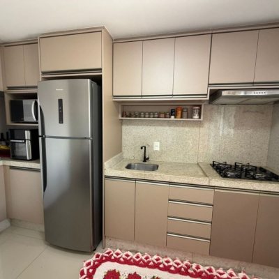 Sobrado Residencial com 74m², 2 quartos, 2 garagens, no bairro Potecas em São José