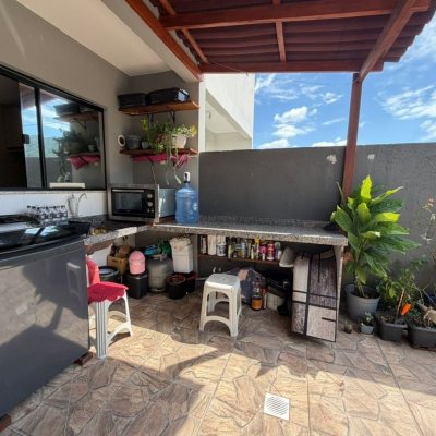 Sobrado Residencial com 74m², 2 quartos, 2 garagens, no bairro Potecas em São José