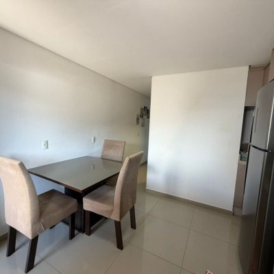 Sobrado Residencial com 74m², 2 quartos, 2 garagens, no bairro Potecas em São José