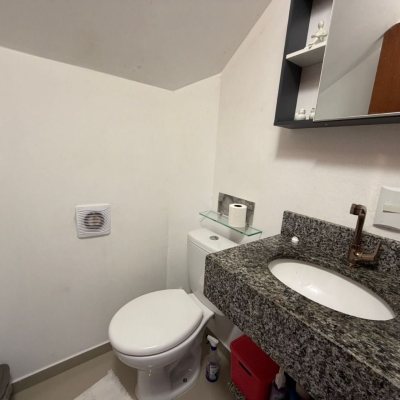 Sobrado Residencial com 74m², 2 quartos, 2 garagens, no bairro Potecas em São José