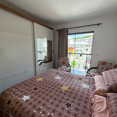 Sobrado Residencial com 74m², 2 quartos, 2 garagens, no bairro Potecas em São José