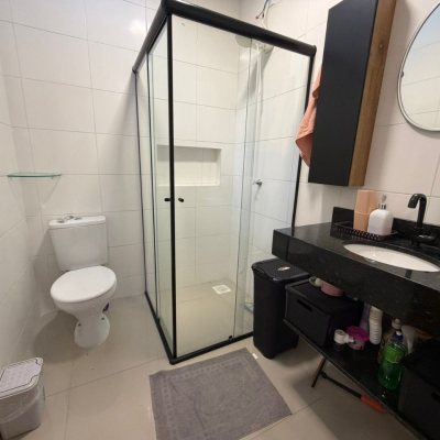 Sobrado Residencial com 74m², 2 quartos, 2 garagens, no bairro Potecas em São José