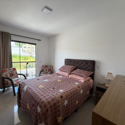 Sobrado Residencial com 74m², 2 quartos, 2 garagens, no bairro Potecas em São José