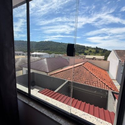 Sobrado Residencial com 74m², 2 quartos, 2 garagens, no bairro Potecas em São José