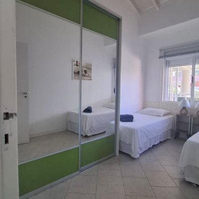 Apartamentos com 141m², 4 quartos, 1 suíte, 2 garagens, no bairro Praia Brava em Florianópolis