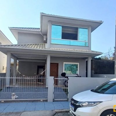 Casa Residencial com 143m², 3 quartos, 1 suíte, 1 garagem, no bairro Ingleses em Florianópolis