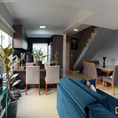 Casa Residencial com 102m², 3 quartos, 1 suíte, 2 garagens, no bairro Ribeirão Da Ilha em Florianópolis