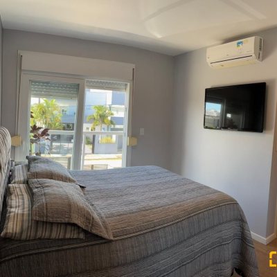 Casa Residencial com 102m², 3 quartos, 1 suíte, 2 garagens, no bairro Ribeirão Da Ilha em Florianópolis