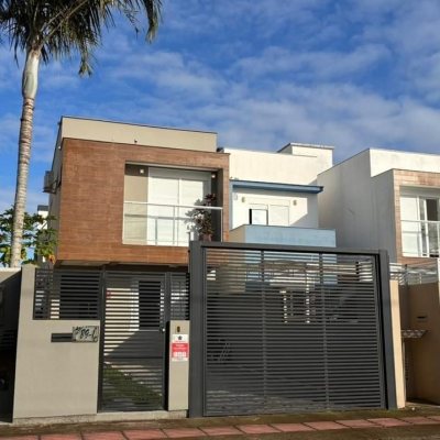 Casa Residencial com 102m², 3 quartos, 1 suíte, 2 garagens, no bairro Ribeirão Da Ilha em Florianópolis