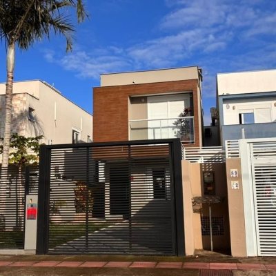 Casa Residencial com 102m², 3 quartos, 1 suíte, 2 garagens, no bairro Ribeirão Da Ilha em Florianópolis