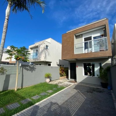 Casa Residencial com 102m², 3 quartos, 1 suíte, 2 garagens, no bairro Ribeirão Da Ilha em Florianópolis