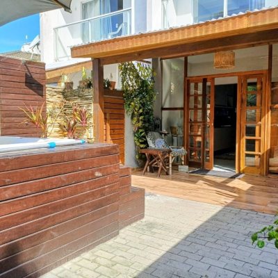Casa Residencial com 97m², 2 quartos, 2 suítes, 2 garagens, no bairro São João Do Rio Vermelho em Florianópolis
