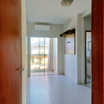 Casa Residencial com 97m², 2 quartos, 2 suítes, 2 garagens, no bairro São João Do Rio Vermelho em Florianópolis